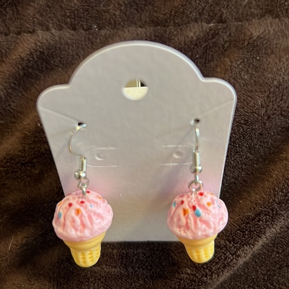 Ice cream cone earrings - Picture 2 of 2